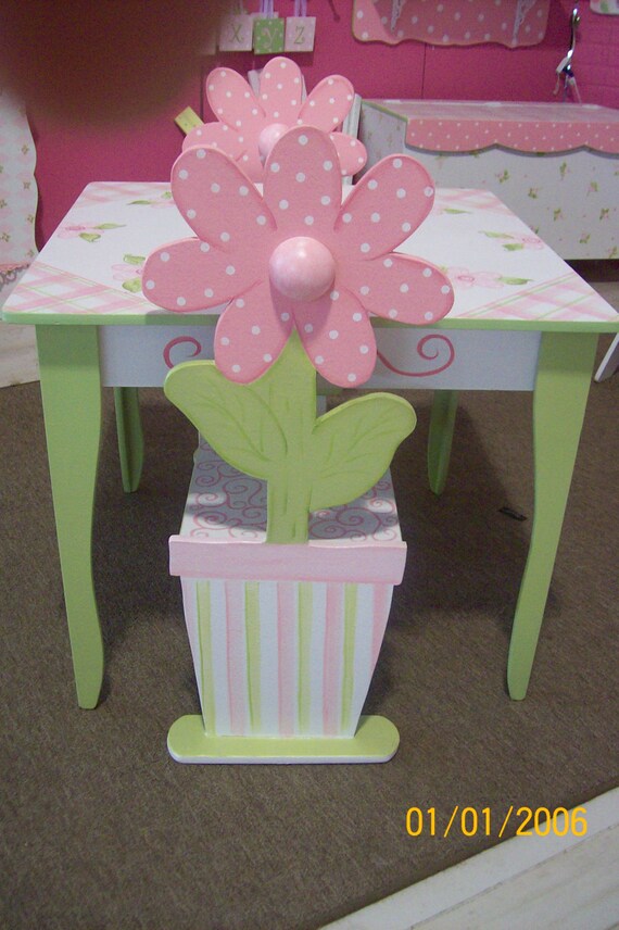 Items similar to Childrens TABLE and CHAIR CUSTOM DaisyFlowers on Etsy