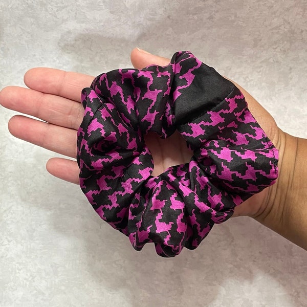 Pink & Black  Retro 80s Silk Scrunchie - Recycled Silk Scrunchie - Eco Scrunchie - Houndstooth Silk Hair Ties  - Gift for Girls