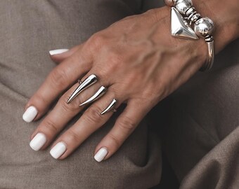 Bague double cornes pour les doigts – acier inoxydable plaqué or 18 carats, ajustable (tailles 7-8)