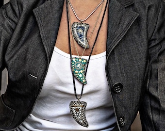 Strass horn charm necklace, Bright colored tooth pendants embellished with stones and Rhinestones, Edgy chic in Turquoise blue/Green/Gray