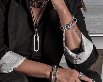 Collier géométrique argenté pour lunettes, cordon en cuir noir