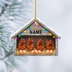 パーソナライズされた鶏小屋のオーナメント、2Dフラット鶏小屋のクリスマスデコレーション、裏庭の鶏のオーナメント、農場の動物、鶏好きの農家ギフト