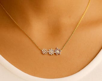 Personalized 14k Gold Plated Birth Flower Necklace - Dainty Handmade Jewelry for Family & Mothers