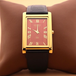 Refined  Seiko Slim Vintage Quartz Men’s Wristwatch with Gold Case - Black Dial Comes Brand New Black Leather Strap
