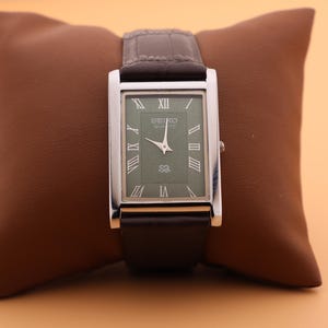 Gentleman’s Choice Seiko Slim Vintage Quartz Men’s Watch Green Dial Comes with a New Battery and a Genuine Leather Dark Brown Strap
