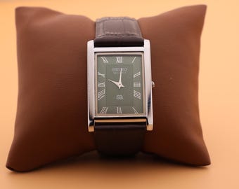 Relógio masculino Seiko Slim Vintage Quartz da Gentleman's Choice, mostrador verde, com bateria nova e pulseira de couro genuíno marrom escuro