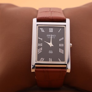 Iconic Design Seiko Slim Vintage Quartz Men’s Watch Black Dial Comes with a New Battery and a Genuine Camel Leather Strap