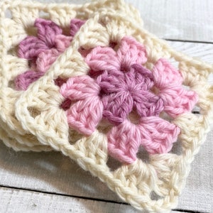 Traditional Granny Square Crochet Pattern, 3 Color Grannie Square, PDF format, Instant Download, Digital Crochet Pattern image 1