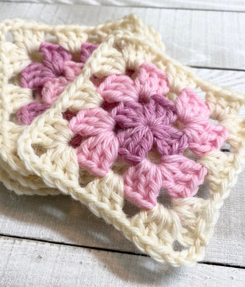 Traditional Granny Square Crochet Pattern, 3 Color Grannie Square, PDF format, Instant Download, Digital Crochet Pattern image 1