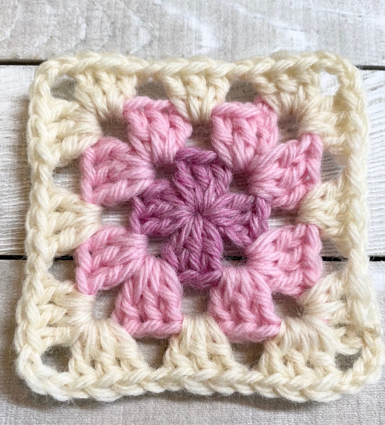 Traditional Granny Square Crochet Pattern, 3 Color Grannie Square, PDF format, Instant Download, Digital Crochet Pattern image 4