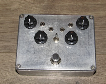 Harsh Feedback device with CV inputs + CV out // stomp box // effect pedal // Electro Lobotomy ( pre order )