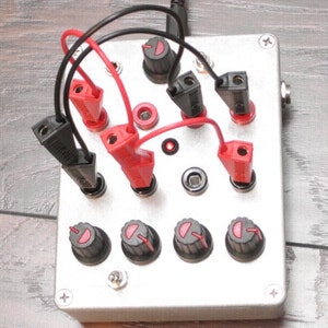 Modulation Cluster Fu(K // 4 Oscillator Noise Synth  with CV in and Modulation Patch Bay / electro lobotomy ( pre order )