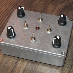 Particle Smasher With CV Ins / Stomp Box Version // Noise