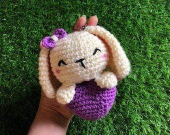 Portachiavi a forma di coniglietto dalle orecchie lunghe all'uncinetto / Tutorial per coniglietto amigurumi con cuore / Modello di coniglietto facile senza cuciture / Regalo per principianti all'uncinetto / PDF