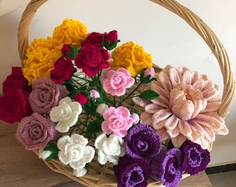 Cesto di fiori all'uncinetto fatto a mano / 5 modelli PDF fai da te floreali / Tutorial per rose e fiori all'uncinetto realistici