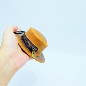 Porta-moedas com chapéu de cowboy feito à mão - Organizador de fones de ouvido em couro integral, armazenamento retrô para pequenos itens, chaveiro e pingente de bolsa (várias cores)