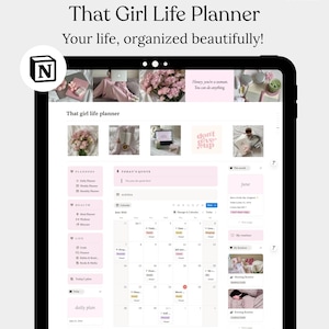 Puede incluir: Una plantilla de planificador de vida digital para Notion titulada That Girl Life Planner, con un esquema de colores rosa suave y blanco. La interfaz incluye secciones para planificación diaria, semanal y mensual, seguimiento de salud y establecimiento de objetivos, con una vista de calendario.