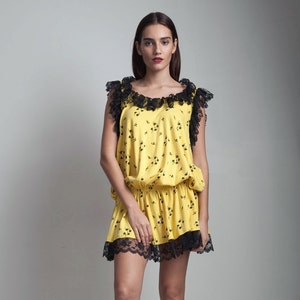 vintage 80s frilly mini dress drop waist yellow black lace low back ONE SIZE S M L small medium large image 1