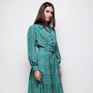 shirtwaist dress green houndstooth plaid polyester pleated vintage 70s LARGE L long sleeves image 2