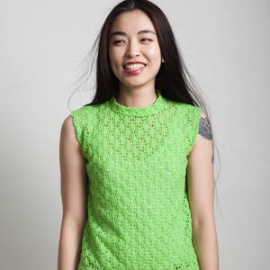 sleeveless knit sweater top eyelet lime green pullover high neck vintage 60s ONE SIZE S M L small medium large image 3