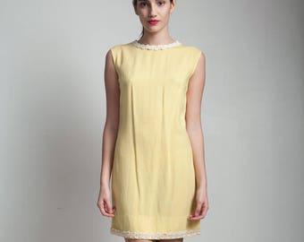vintage 60s shift mini dress yellow linen mod lace trim sleeveless XS S extra small / small