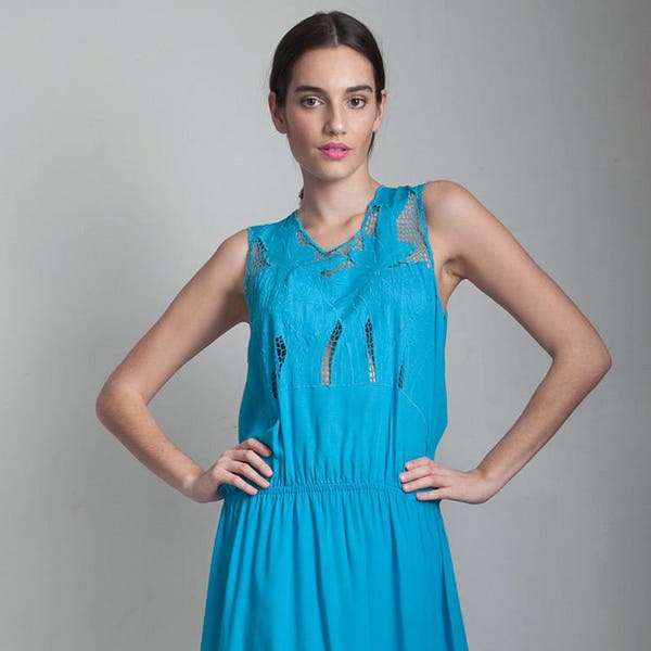 blue cutwork dress cut out cutout eyelet floral embroidery vintage 70s scallop hem sleeveless LARGE L