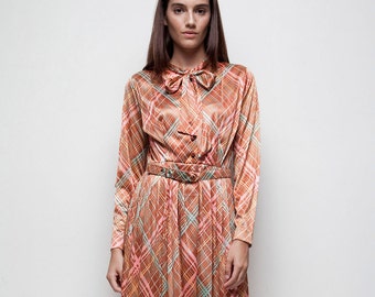 shiny ascot bow dress vintage 70s shirtwaist bowtie pleated plaid brown tan print LARGE L