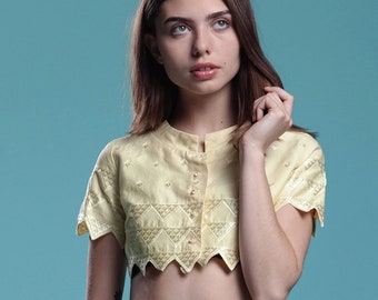 Crop top boléro jaune broderie zig zag ourlet strass manches courtes vintage des années 60 S petit