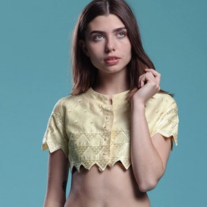 crop top bolero yellow embroidery zigzag hem rhinestones short sleeves vintage 60s SMALL S