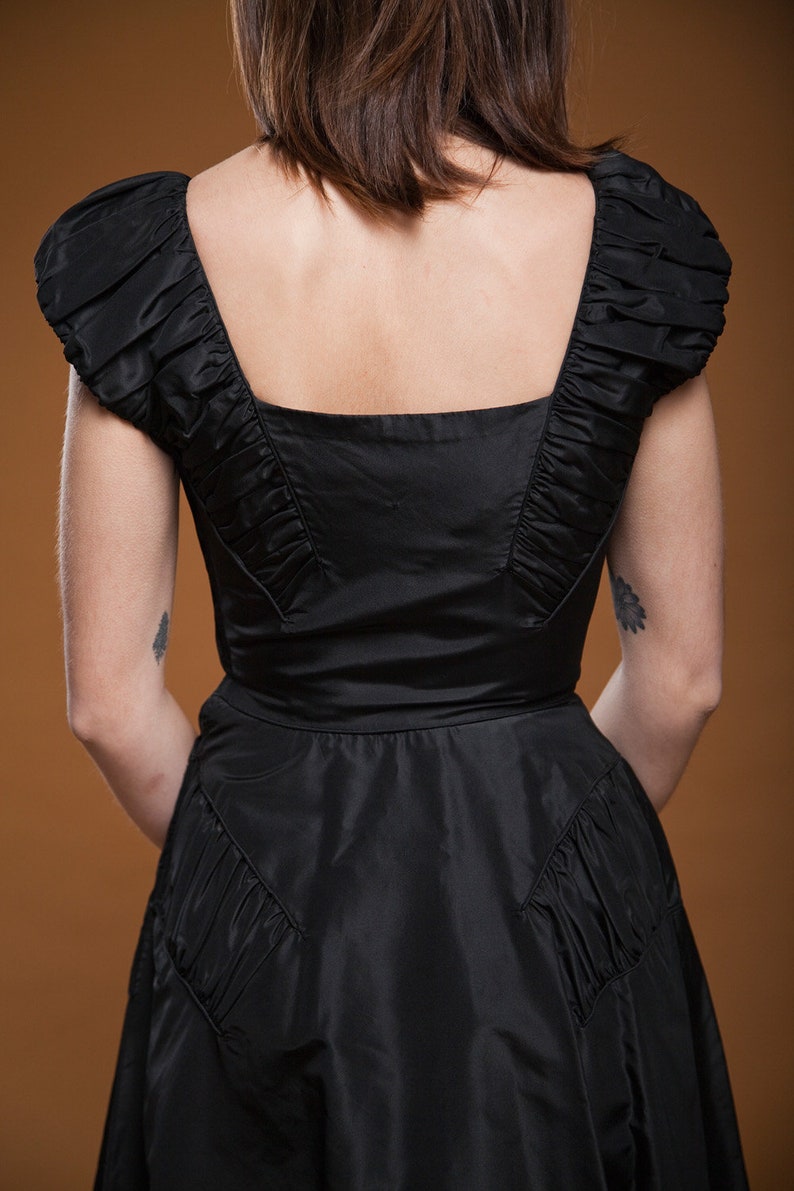 vintage 50s 1950s party dress cocktail black taffeta full skirt sleeveless gathered EXTRA SMALL Small XS S image 7