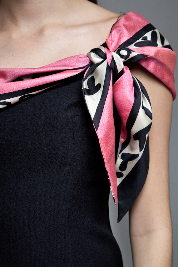 black dress with a scarf Little Black Dress with Matching Scarf XL