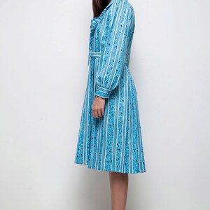 vintage 1970s ascot bow shirtdress mod blue stripes print LARGE L long sleeves knee length image 3