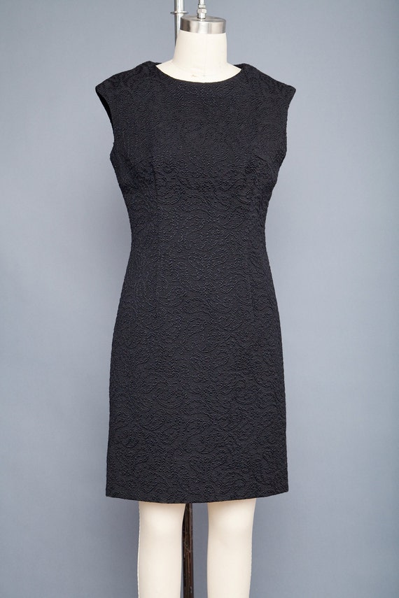 Black sheath dress vintage 60s MOD brocade little… - image 3