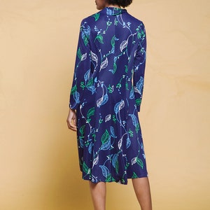 shirt dress leaf print long sleeves navy blue green vintage 70s MEDIUM LARGE M L image 7
