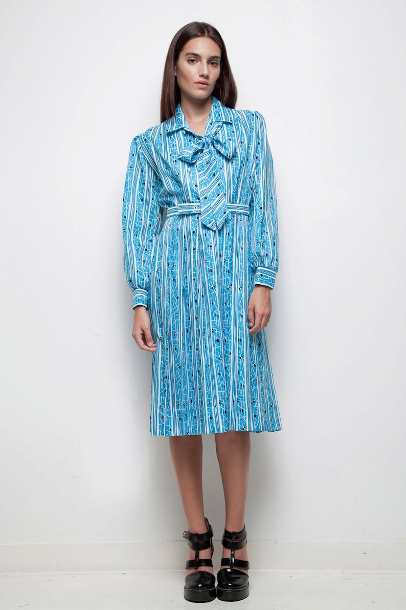vintage 1970s ascot bow shirtdress mod blue stripes print LARGE L long sleeves knee length