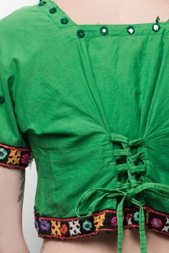 Boho crop top Indische katoen geborduurd verfraaid groene zomer lace up vintage jaren 70 L LARGE Kleding Dameskleding Tops & T-shirts Croptops & Bandeautops Croptops 