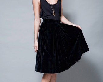 vintage 50s 1950s pleated skirt black velvet xs s EXTRA SMALL / SMALL