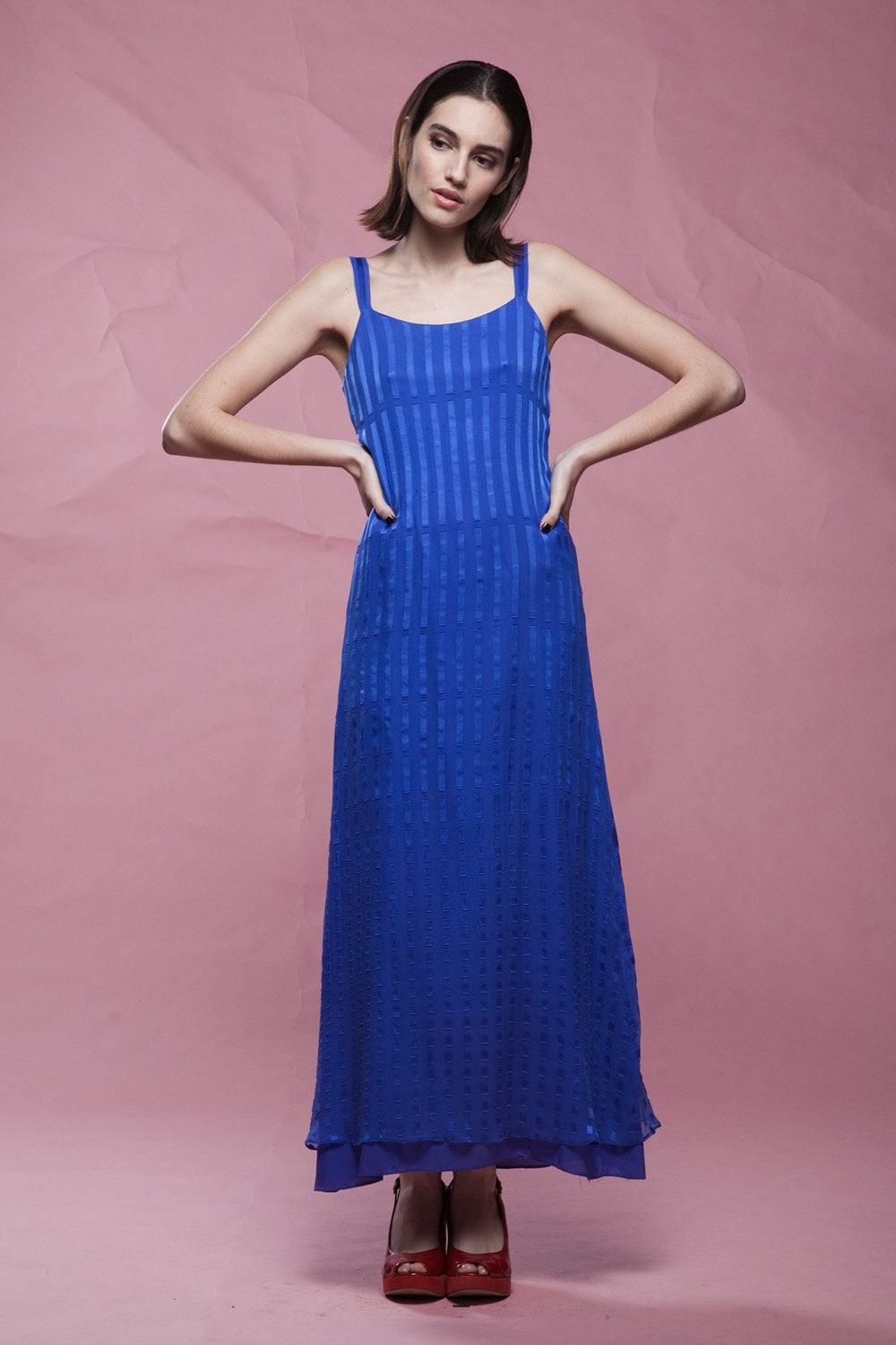 blaue Seidenkleid flowy Maxi Knöchel Länge Schultergurte Vintage 70er kleine S