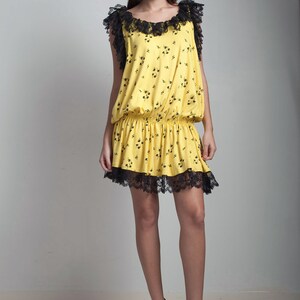 vintage 80s frilly mini dress drop waist yellow black lace low back ONE SIZE S M L small medium large image 2