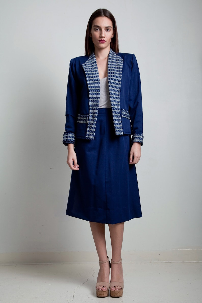 2-piece jacket skirt set suit navy blue textured white pockets a-line below the knee MEDIUM M image 1