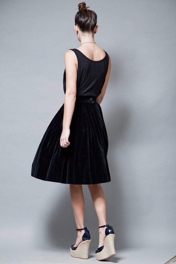 vintage 50s 1950s pleated skirt black velvet xs s… - image 4