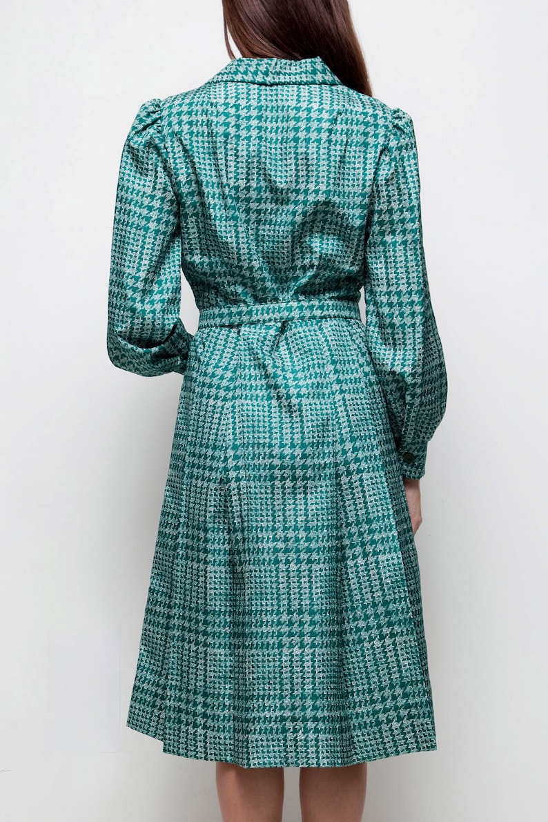 shirtwaist dress green houndstooth plaid polyester pleated vintage 70s LARGE L long sleeves image 4