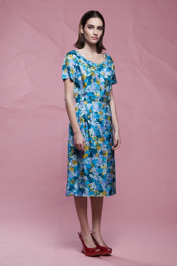 silk wiggle dress blue floral print short sleeves… - image 4