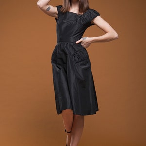 vintage 50s 1950s party dress cocktail black taffeta full skirt sleeveless gathered EXTRA SMALL Small XS S image 3