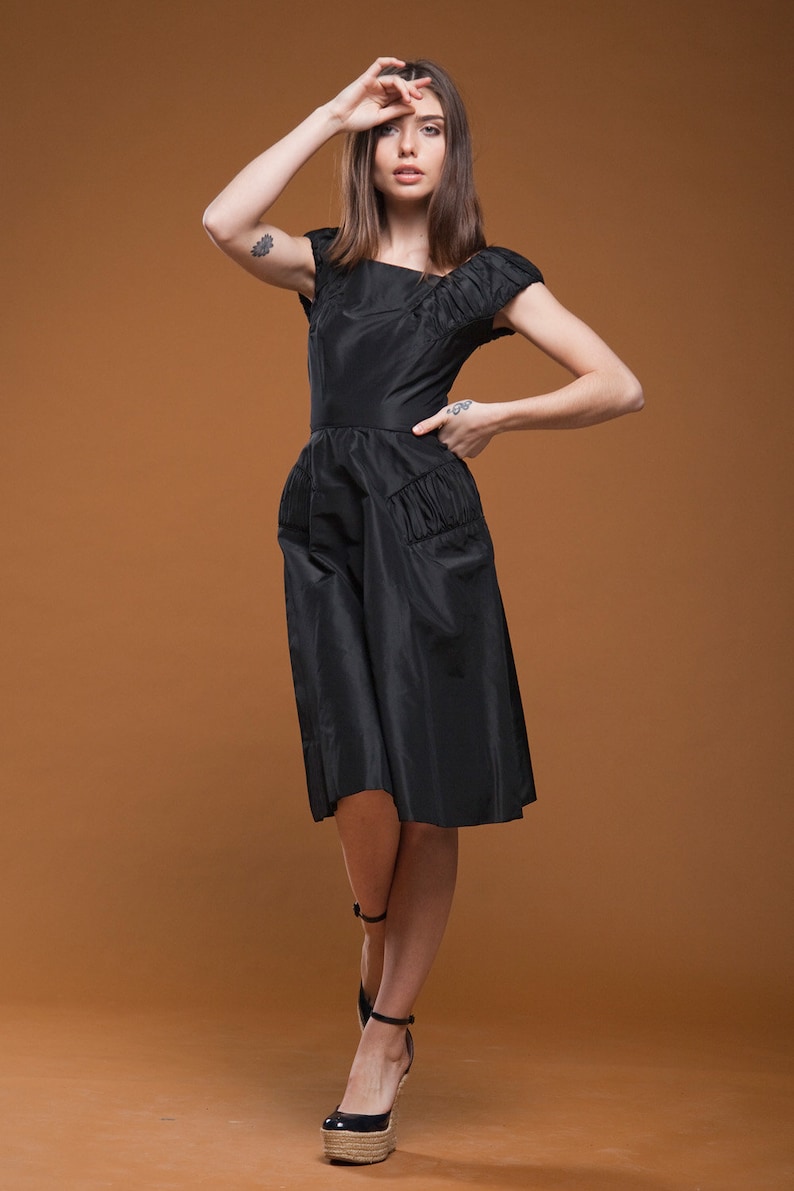 vintage 50s 1950s party dress cocktail black taffeta full skirt sleeveless gathered EXTRA SMALL Small XS S image 3