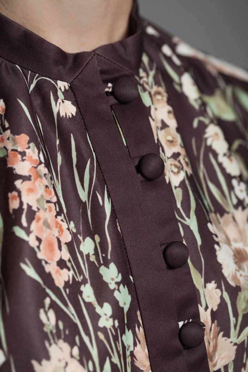 brown watercolor print floral blouse top short sleeves polyester knit vintage 70s SMALL S