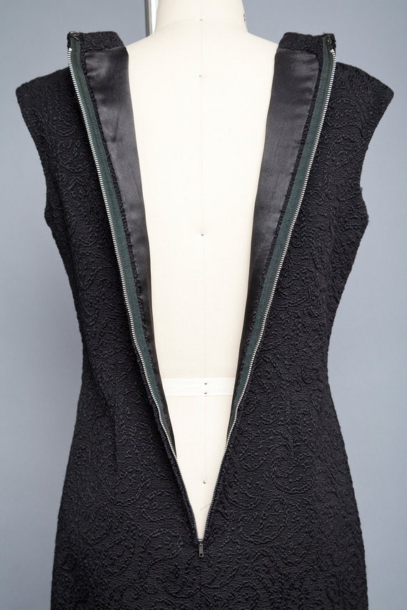 Black sheath dress vintage 60s MOD brocade little… - image 5