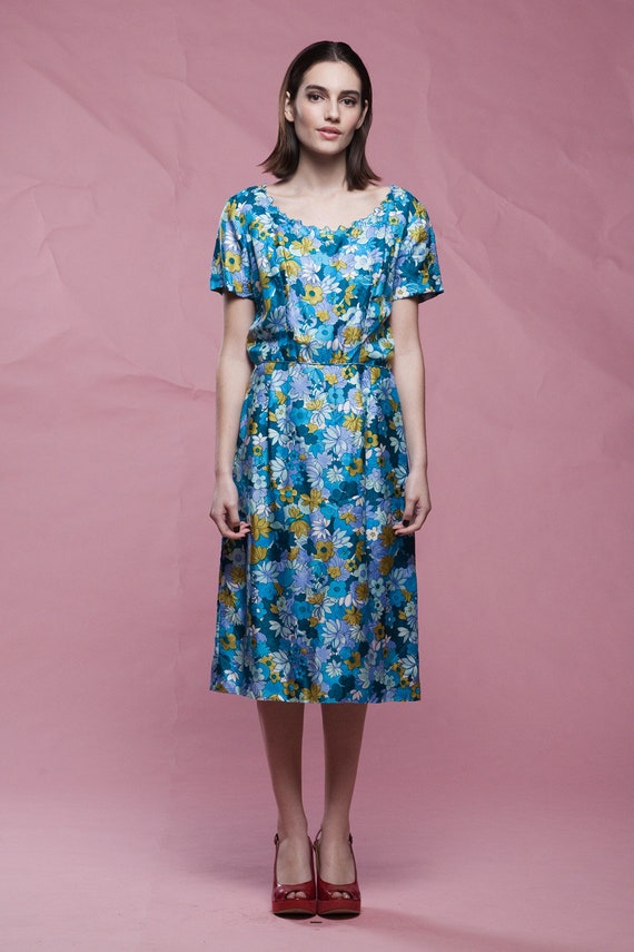 silk wiggle dress blue floral print short sleeves… - image 3