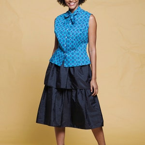 ascot bow blouse sleeveless top blue medallion print unworn vintage 60s LARGE L image 4