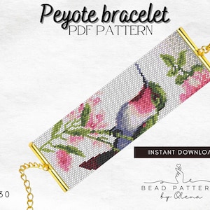 K&ouml;nnte beinhalten: Ein Peyote-Stich-Armband-Muster mit einem Kolibri und rosa und gr&uuml;nen Blumen. Das Muster ist als sofortiger Download verf&uuml;gbar. "Peyote bracelet PDF PATTERN" und "Bead Patterns by Alena" sind auf dem Bild zu sehen.